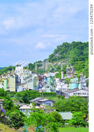 城市景觀：從栃木縣佐野市片山公園淺間神社內眺望 128470284