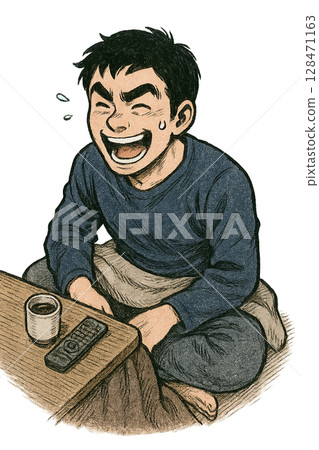 一個男人坐在暖爐裡大笑，一個男人在冬天的房間裡看電視時大笑，一個成年男人在放鬆時大笑 128471163