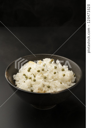 用日本胡椒煮的米飯 128471828