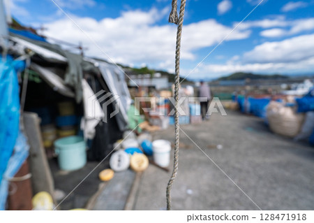 Photographed from Omihachiman City, Shiga Prefecture, the island of Okishima, located about 1.5 km off the coast of Lake Biwa. Photographed from Omihachiman City, Shiga Prefecture, the island of Okishima, located about 1.5 km off the coast of Lake Biwa. 128471918