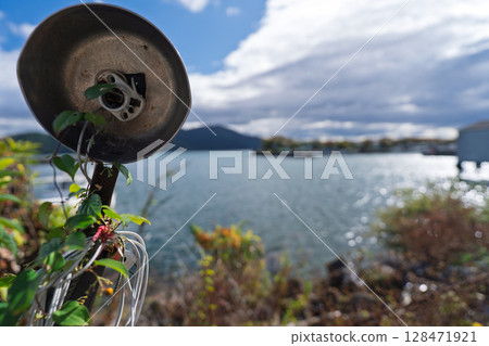 Photographed from Omihachiman City, Shiga Prefecture, the island of Okishima, located about 1.5 km off the coast of Lake Biwa. 128471921