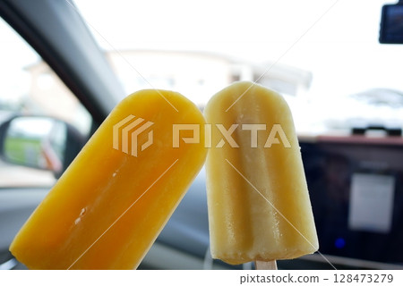 Old-fashioned popsicles Old-fashioned popsicles 128473279