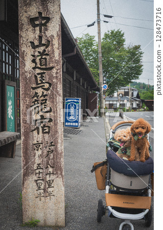 在馬籠宿漫步 在馬籠宿漫步 128473716