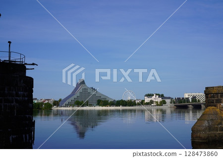 道加瓦河和拉脫維亞國家圖書館 道加瓦河和拉脫維亞國家圖書館 128473860