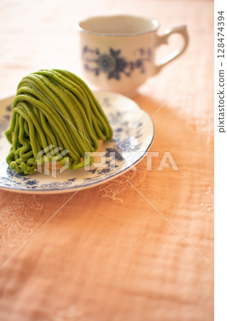 Matcha Mont Blanc 128474394