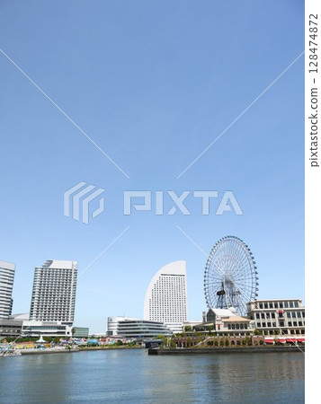 Landscape of Minato Mirai 128474872