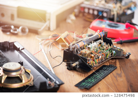 Fixing vintage radio cassette recorder 128475498