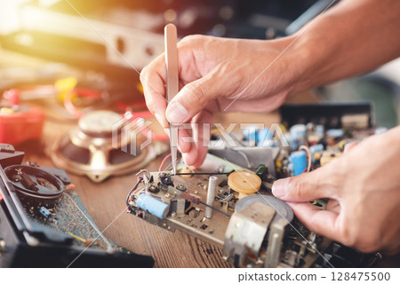 Fixing vintage cassette player 128475500