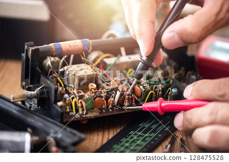 Fixing vintage radio cassette recorder 128475528