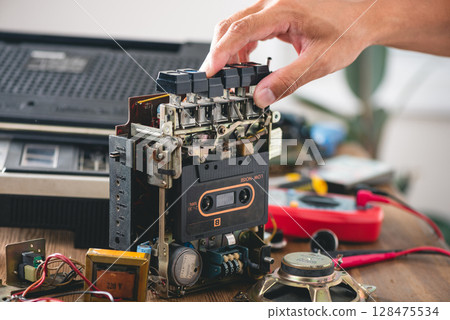 Fixing vintage radio cassette recorder 128475534