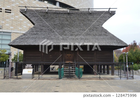 5世紀的大型高架建築（重建）（法圓坂遺址/大阪府大阪市中央區大手前4） 128475996