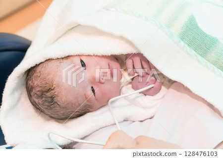 Newborn baby and mother Newborn baby and mother 128476103
