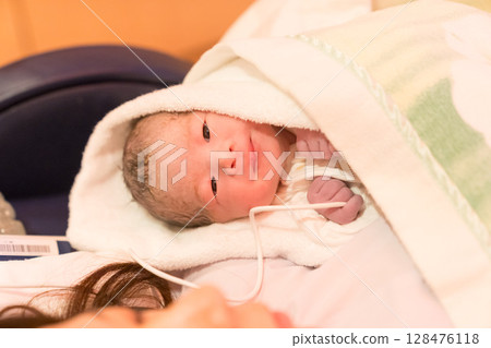 Newborn baby and mother Newborn baby and mother 128476118