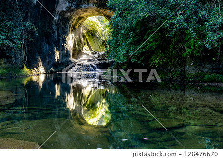 Chiba Prefecture, Nomizo Falls, scenery 128476670