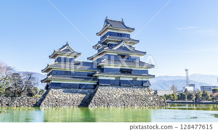 Matsumoto City, Nagano Prefecture, National Treasure Matsumoto Castle on a sunny day 128477615
