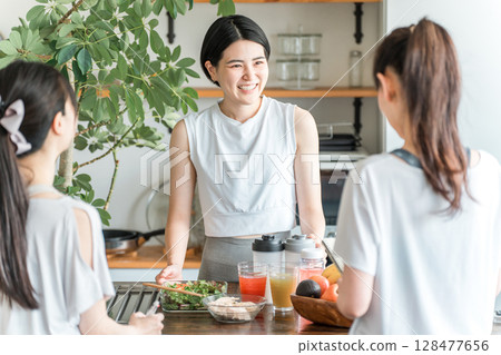 運動員美食我的大師，一位教授烹飪課程的女運動員 128477656