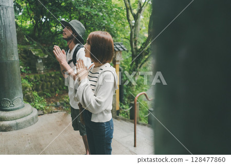 shrine, sightseeing, tourist 128477860