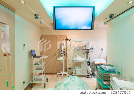 Delivery room in a Japanese maternity hospital Delivery room in a Japanese maternity hospital 128477995
