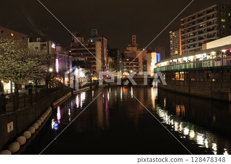 Yokohama Noge Miyakobashi Shopping Arcade Building and cherry blossoms along the Ooka River, Yokohama, night view Yokohama Noge Miyakobashi Shopping Arcade Building and cherry blossoms along the Ooka River, Yokohama, night view 128478348