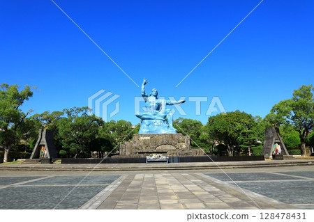 Nagasaki Peace Park 128478431