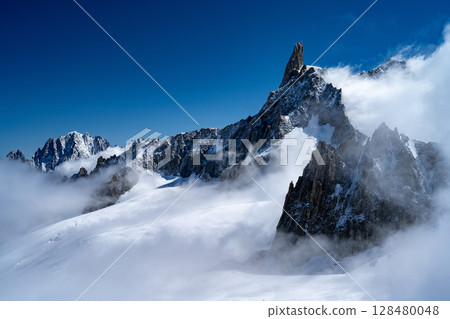 Beautiful landscape of the Italian Dolomites Beautiful landscape of the Italian Dolomites 128480048