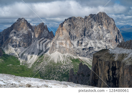 Beautiful landscape of the Italian Dolomites 128480061