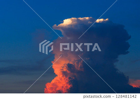 怪異的雲朵圖像 怪異的雲朵圖像 128481142