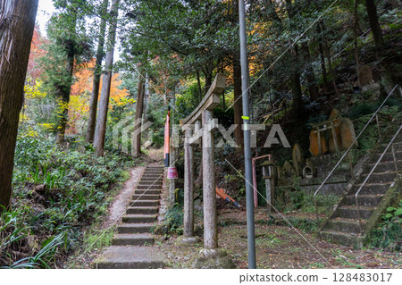 Scenery of the Kyoto Loop Trail and its surroundings Scenery of the Kyoto Loop Trail and its surroundings 128483017