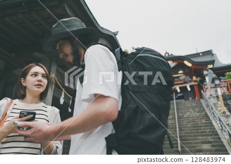 sightseeing, tourist, sex 128483974