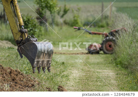 Earthworks, exterior works with machinery 128484679