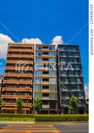 【京都風景】五條街上的天空和建築物（從河原町五條到堀川五條） 128486104