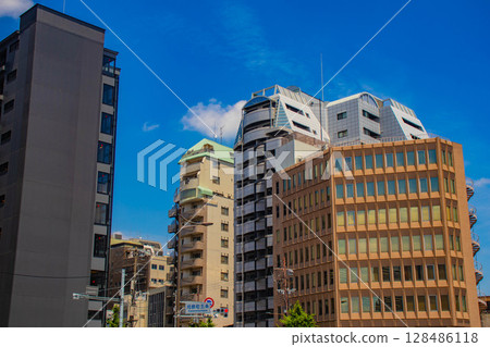[Kyoto scenery] Sky and buildings on Gojo Street (from Kawaramachi Gojo to Horikawa Gojo) 128486118