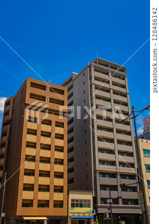 [Kyoto scenery] Sky and buildings on Gojo Street (from Kawaramachi Gojo to Horikawa Gojo) 128486142