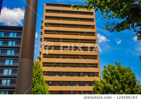 [Kyoto scenery] Sky and buildings on Gojo Street (from Kawaramachi Gojo to Horikawa Gojo) 128486165