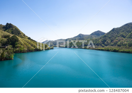 翠綠的揚巴壩 128487004