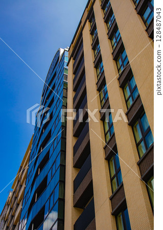 【京都風景】五條街上的天空和建築物（從河原町五條到堀川五條） 128487043