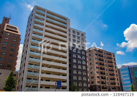 【京都風景】五條街上的天空和建築物（從河原町五條到堀川五條） 128487119