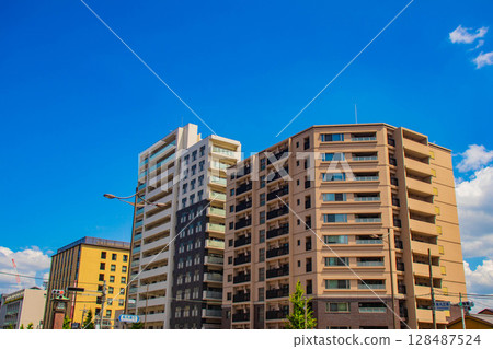 【京都風景】五條街上的天空和建築物（從河原町五條到堀川五條） 128487524