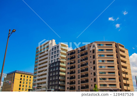 【京都風景】五條街上的天空和建築物（從河原町五條到堀川五條） 128487526