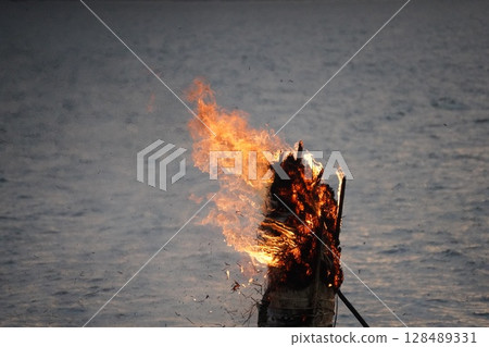 富山縣滑川市舉辦睡魔水上祭 128489331