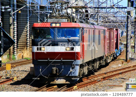 EH500 electric locomotive that pulls a container freight train EH500 electric locomotive that pulls a container freight train 128489777