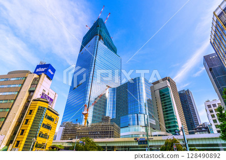 七月的東京城市景觀。日本橋和日本橋一丁目的重建計畫。新時代… 七月的東京城市景觀。日本橋和日本橋一丁目的重建計畫。新時代… 128490892