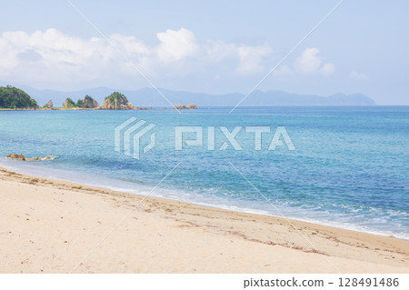 Beautiful beach scenery in Mihama Town, Fukui Prefecture 128491486