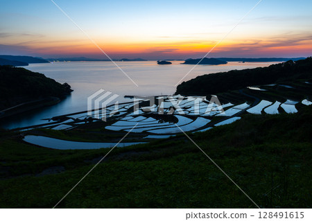 玄界灘的絕美景色:土屋梯田 玄界灘的絕美景色:土屋梯田 128491615