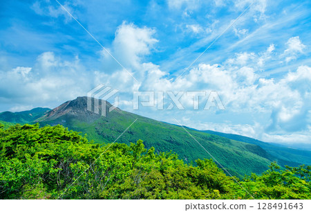 栃木縣那須郡那鬚町夏季茶臼山的風景 128491643