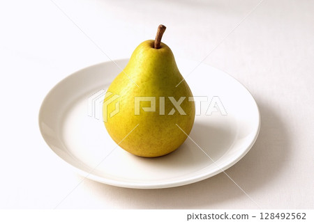 Autumn seasonal fruits, still life photos of fruits, pear 128492562