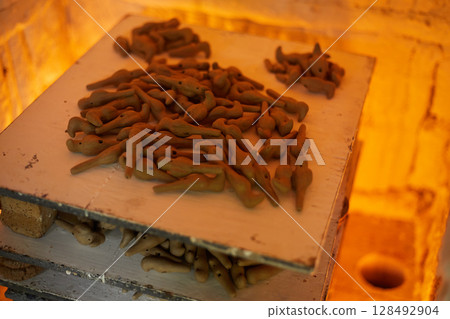 Many rustic clay in the kiln Many rustic clay in the kiln 128492904