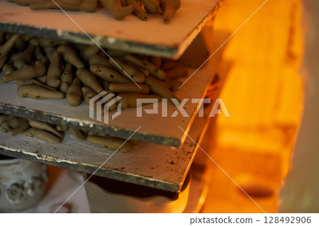 Many rustic clay in the kiln 128492906