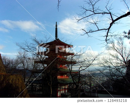 Shin-kurayama Asama Park的Chastan Tower 128493218