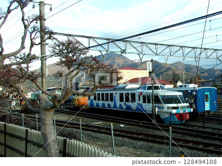 下吉田站退役富士山特快列車 下吉田站退役富士山特快列車 128494108